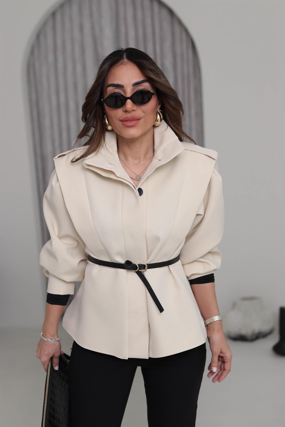 Omuzları Apoletli Gizli Düğmeli Kemerli Tasarım Ceket BEJ