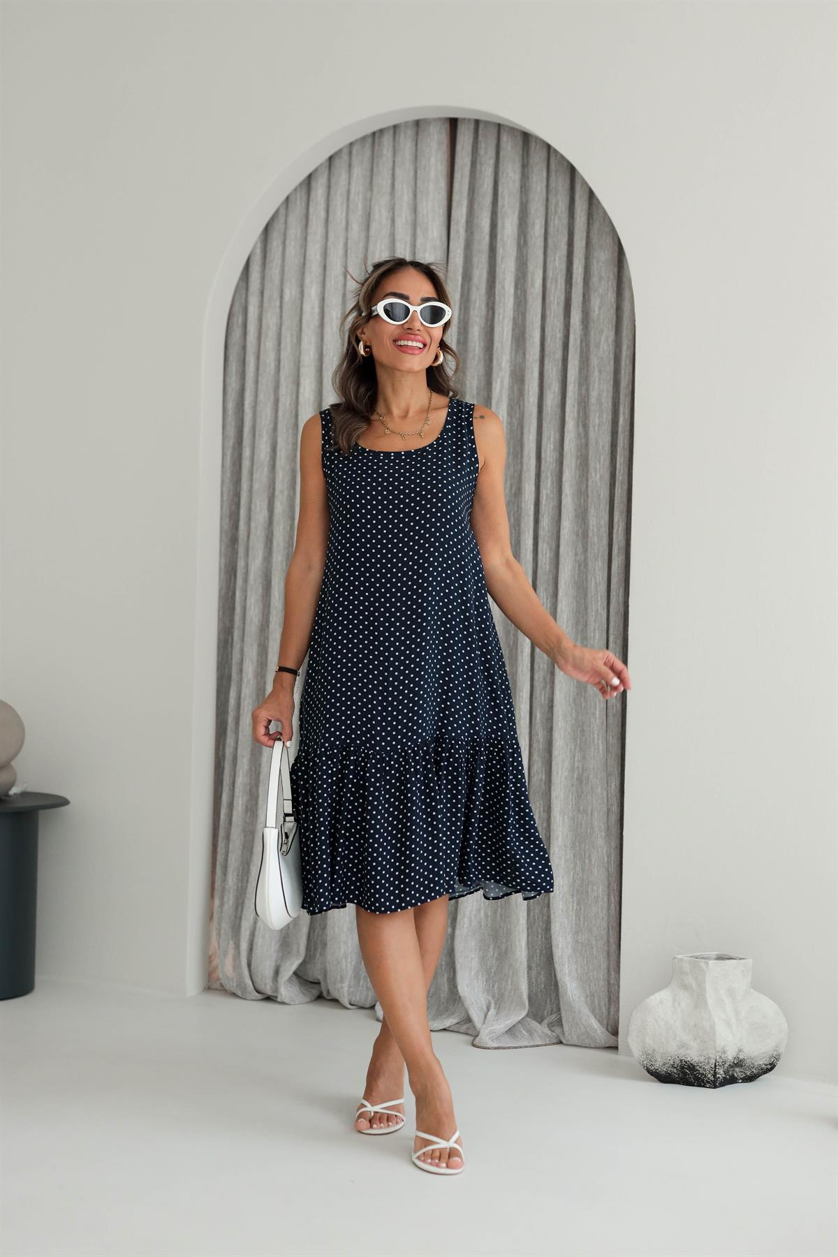 Eteği Fırfırlı Kolsuz Rahat Viskon Elbise