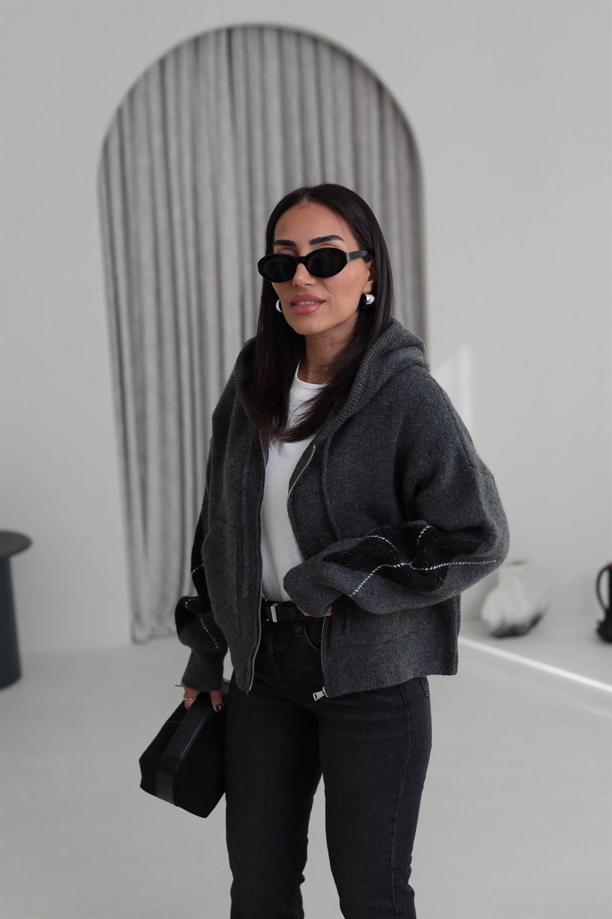 2536 Kol Desenli Fermuarlı Kapşonlu Triko Bomber ANTRASİT