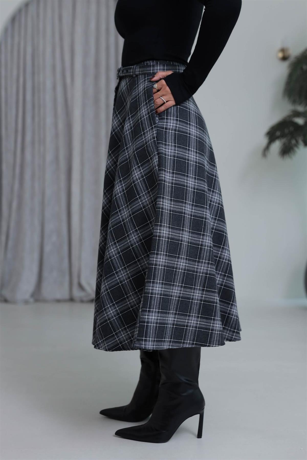 6977 Ön Düğme Detaylı Ekose Çan Etek SİYAH