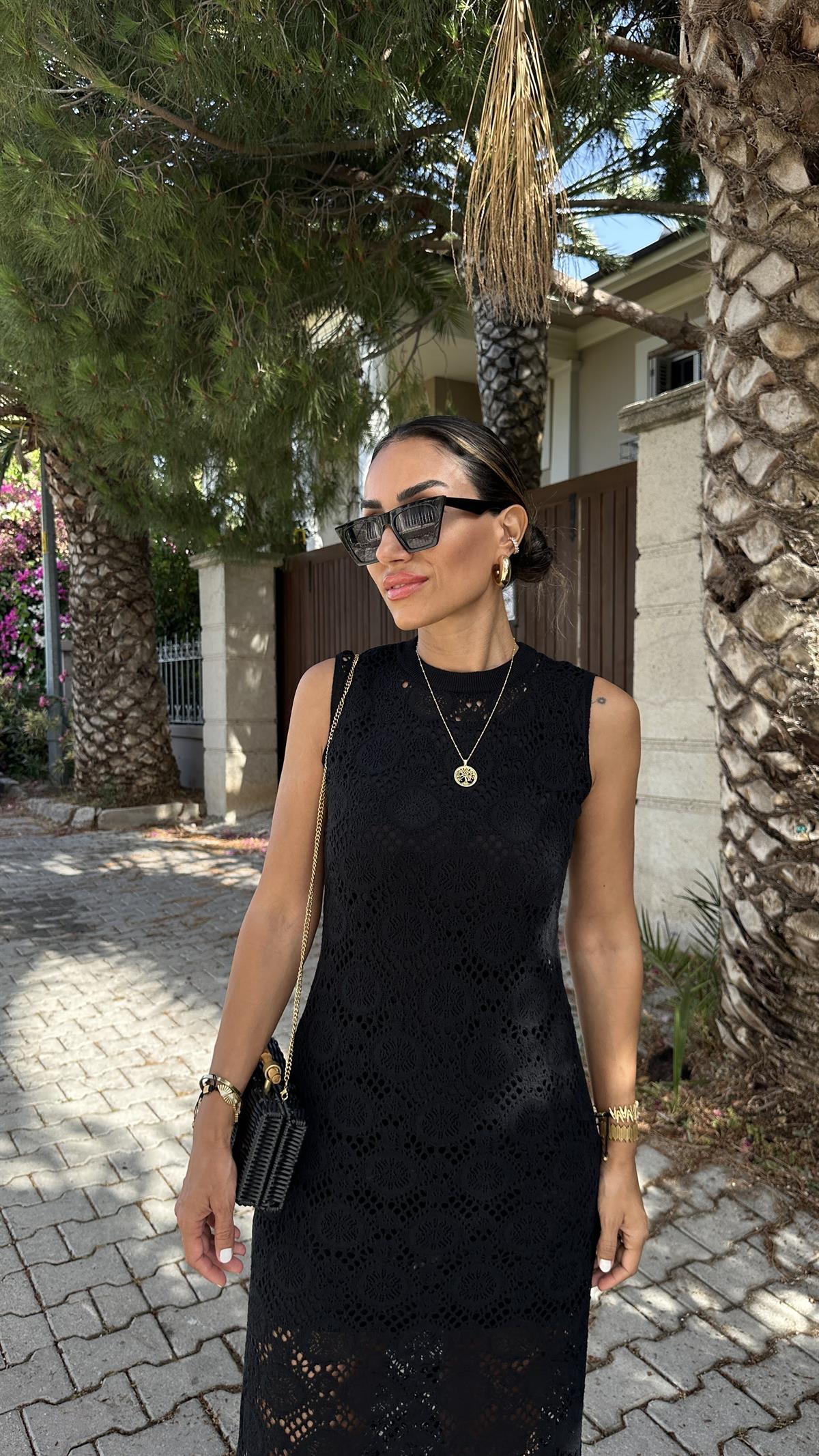 0039 Sıfır Yaka Astarlı Ajurlu Elbise