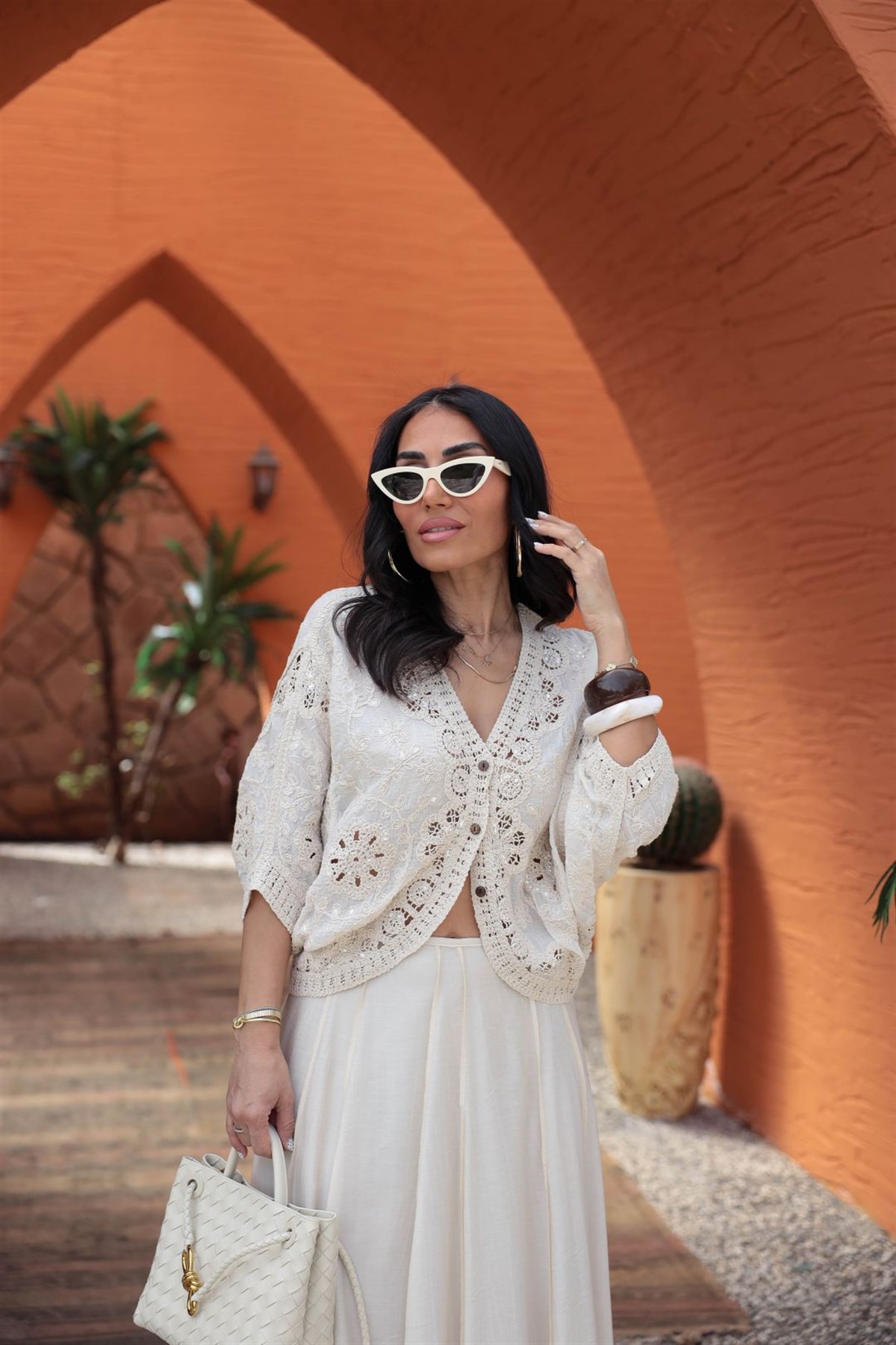 9750 İthal Güpürlü ve İşlemeli Hırka Bluz BEJ