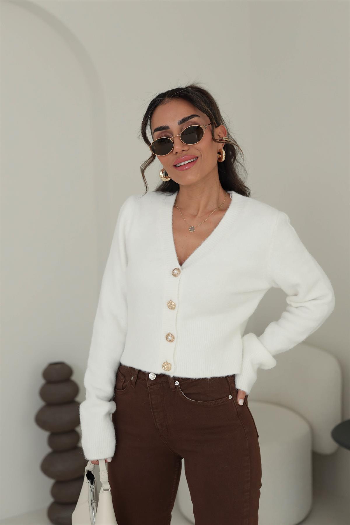 0273 V Yaka Gold Düğme Detaylı Hırka EKRU