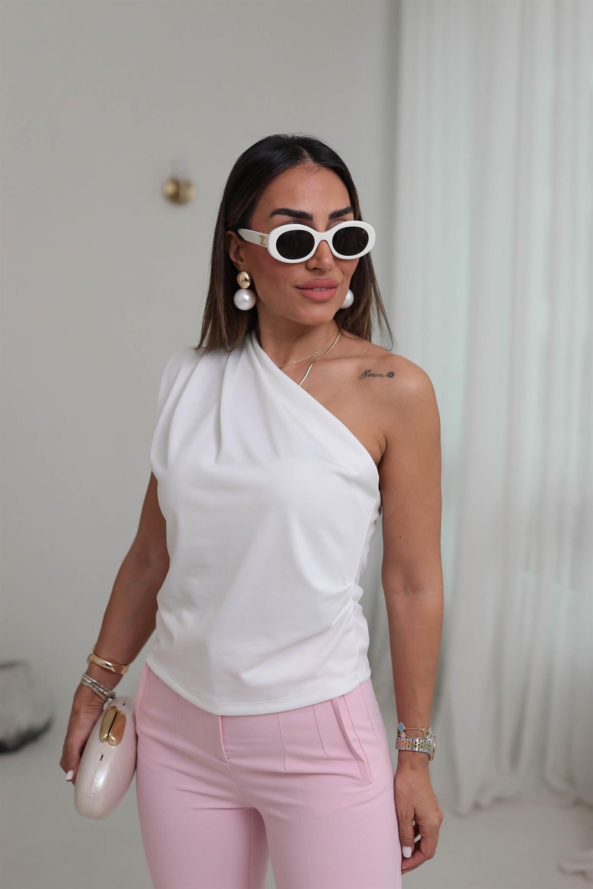 0056 Tek Omuz Detaylı Drapeli Bluz BEYAZ