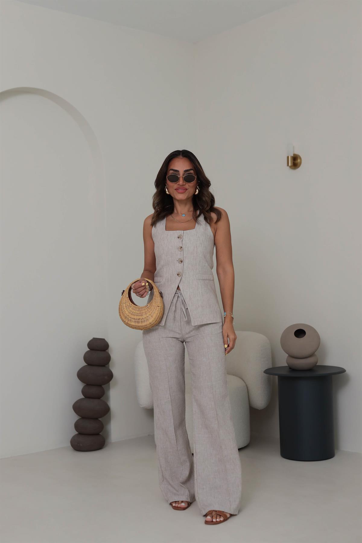 3170 Kare Yaka Arkadan Bağlamalı Yelekli Takım TAŞ