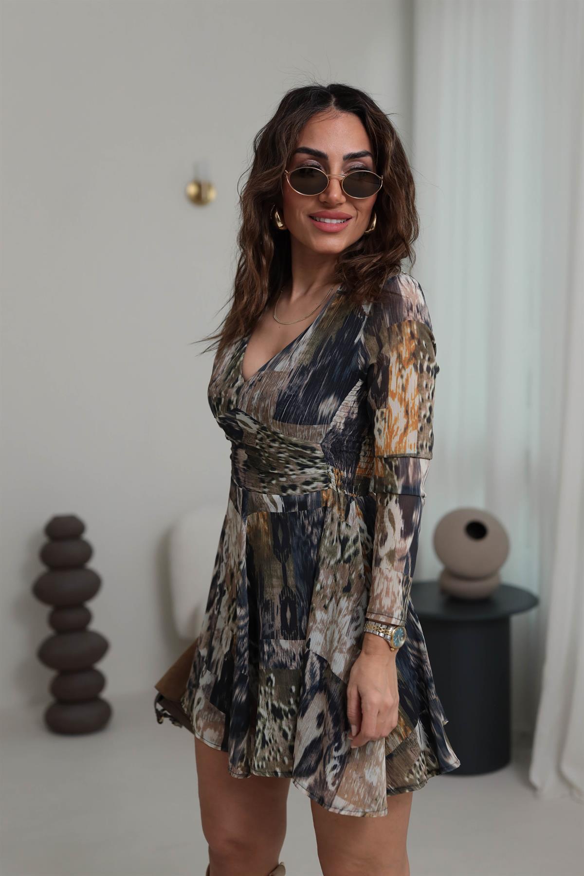 8473 V Yaka Desenli Şifon Elbise DESENLİ