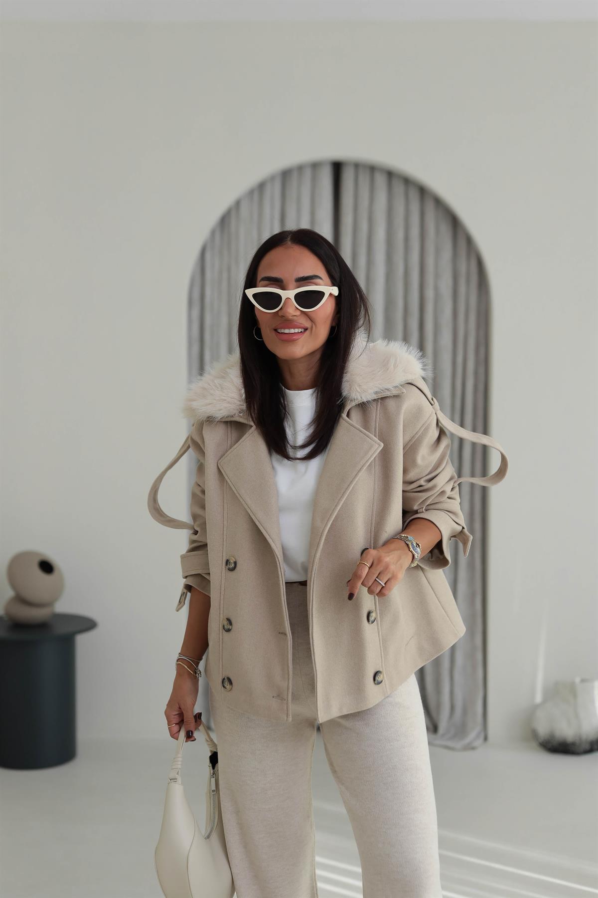 0560 Kürk Yaka Çıkabilir Astarlı Kaşe Ceket TAŞ