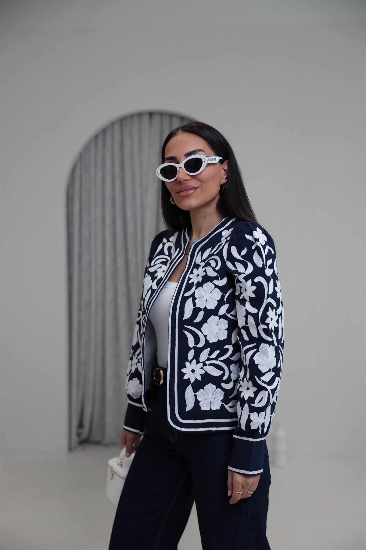 5990 Kol Ribanalı Nakış Detaylı Ceket LACİVERT