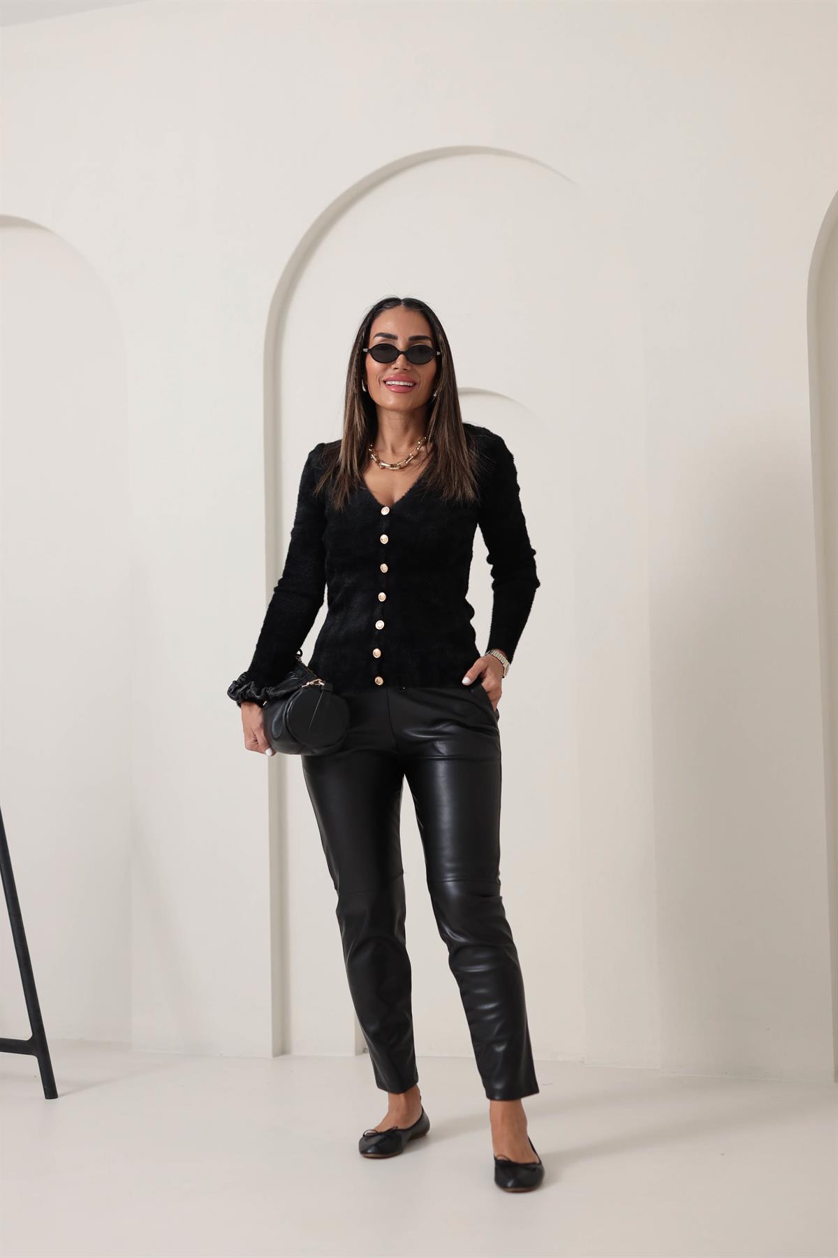 0375 Gold Düğmeli Yumoş Hırka SİYAH