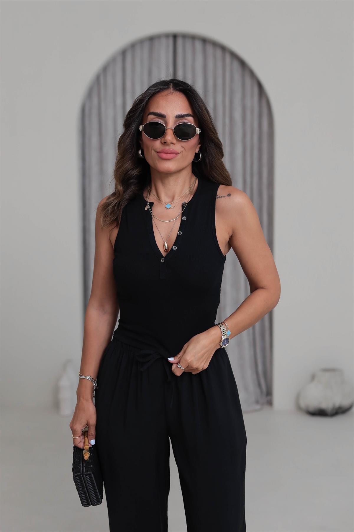 1005 Yıkama Efektli Düğmeli Crop Top SİYAH