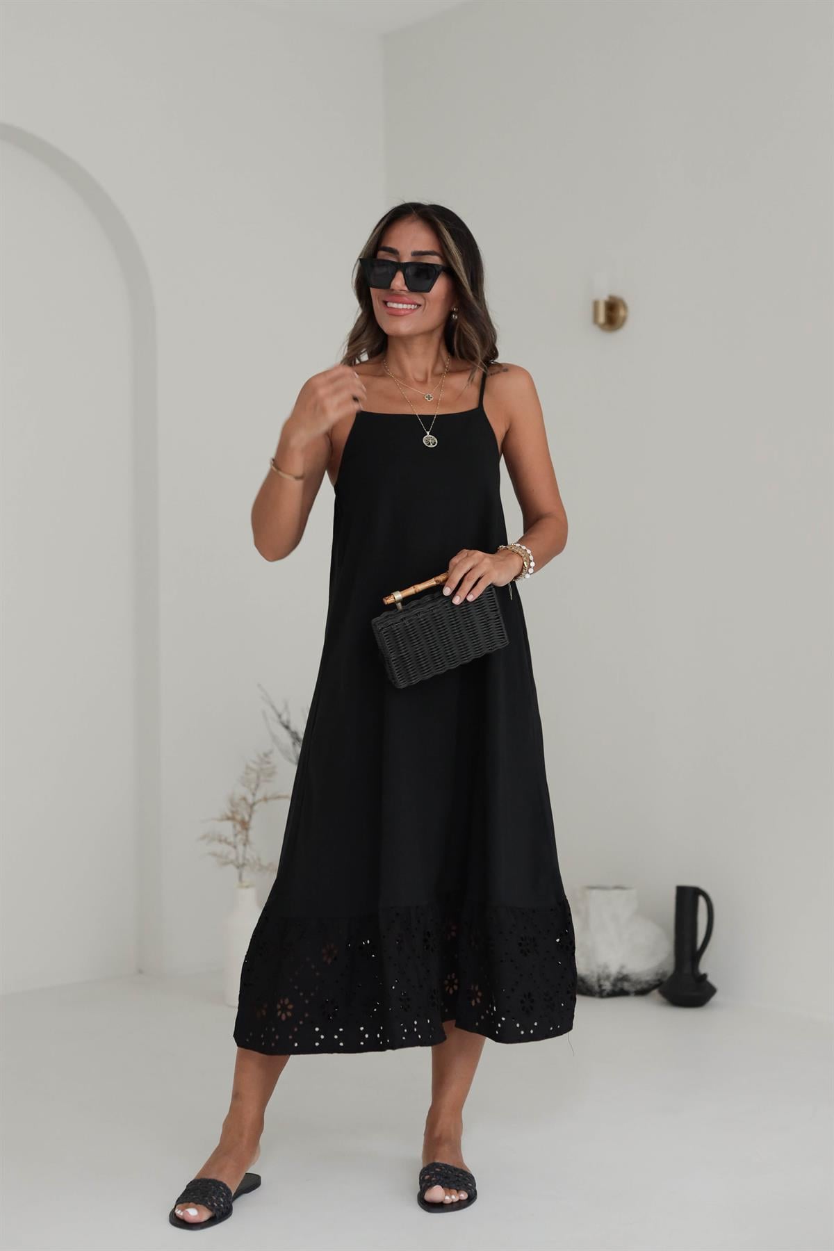 4319 Askılı Eteği Fistolu Elbise