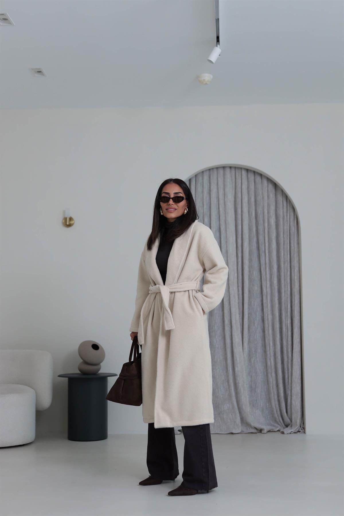 9533 Şal Yaka Kuşaklı Kaban KREM