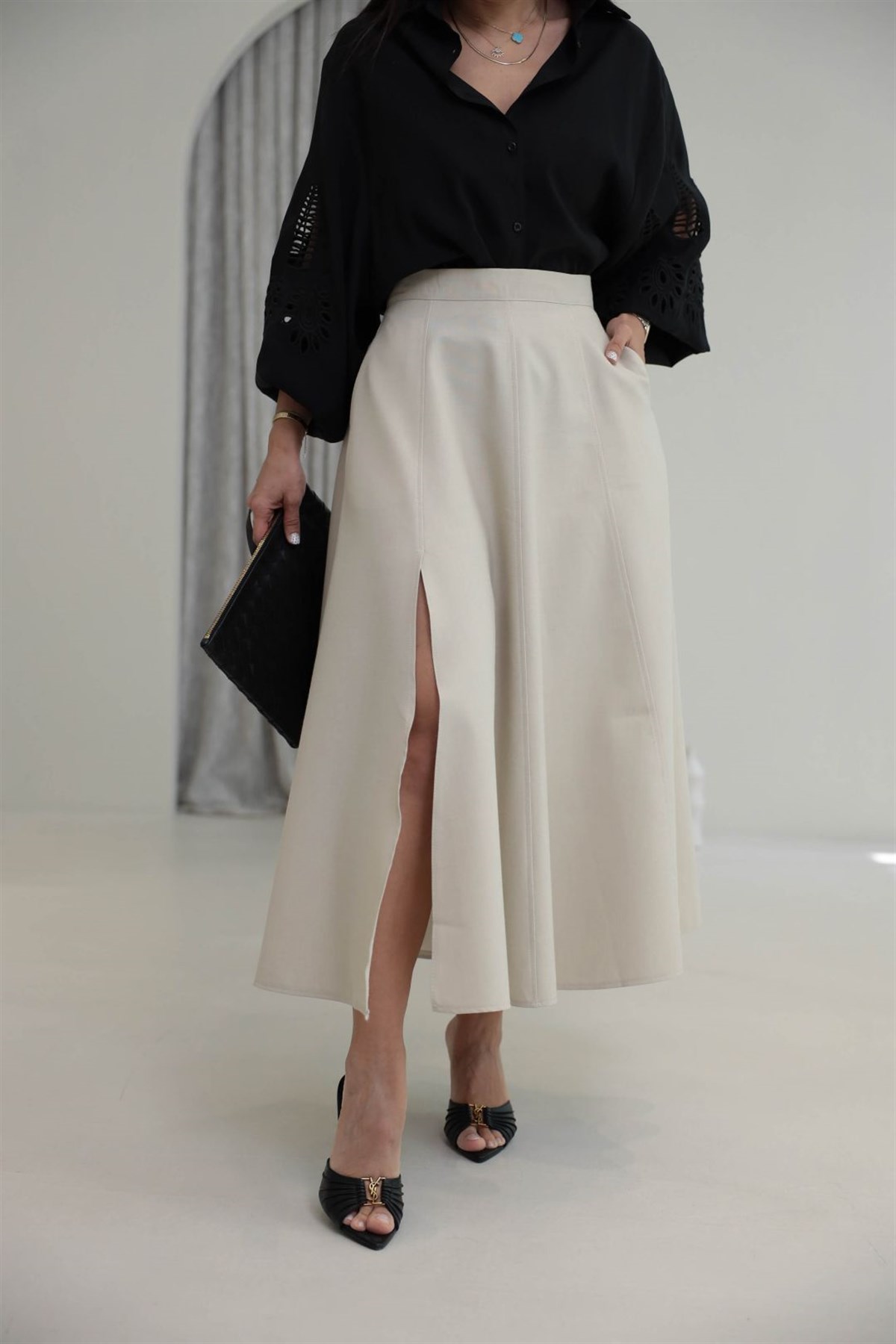 5175 Dokulu Yüksek Bel Yırtmaçlı Etek BEJ