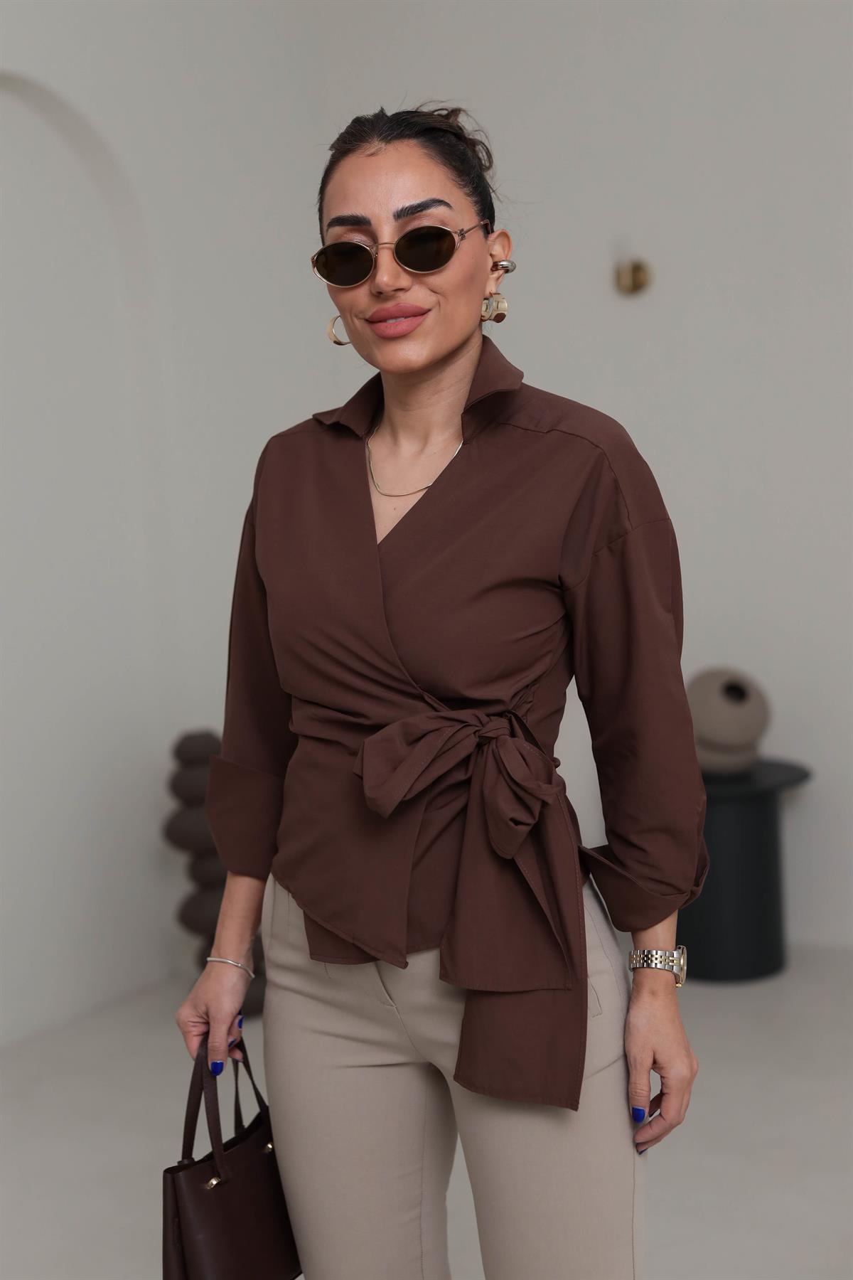 1023 Kruvaze Yaka Yandan Bağlamalı Poplin Gömlek KAHVE