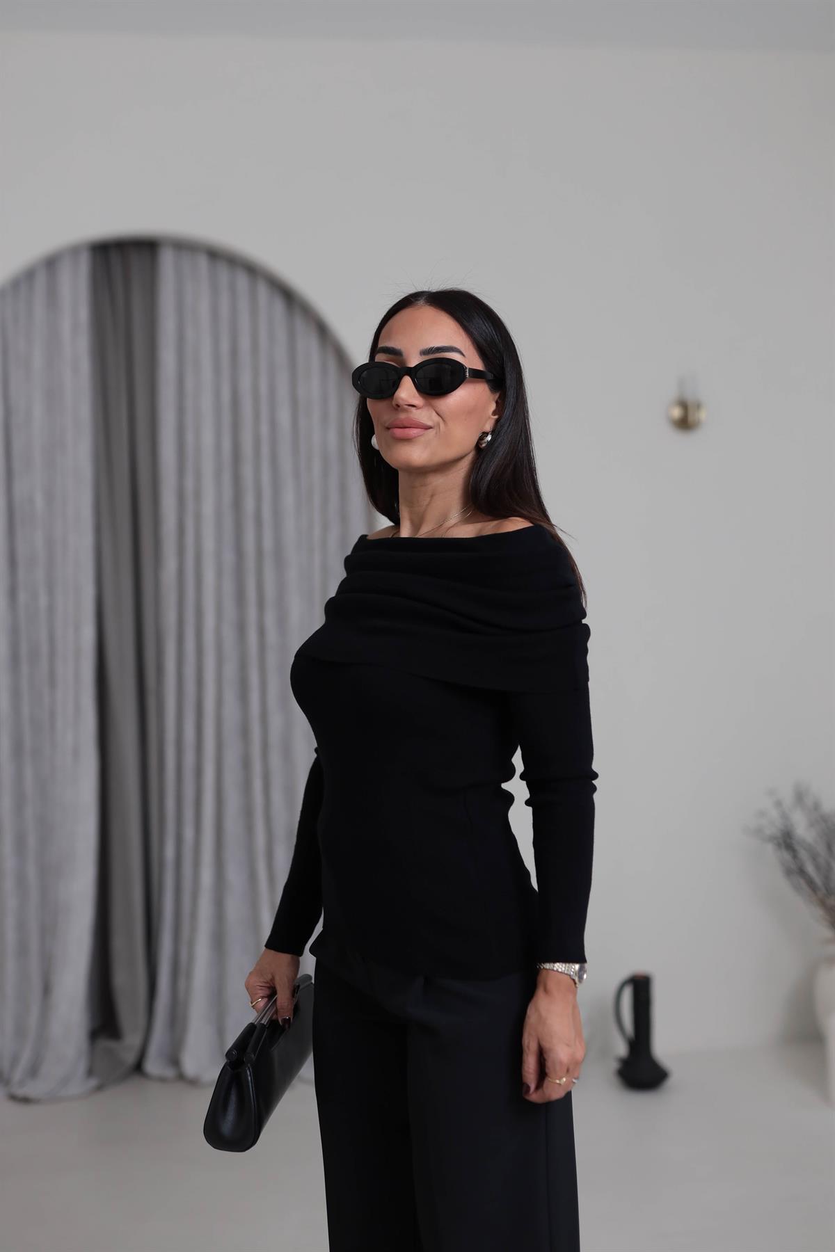 7687 Madonna Yaka Yumuşak Dokulu Triko SİYAH