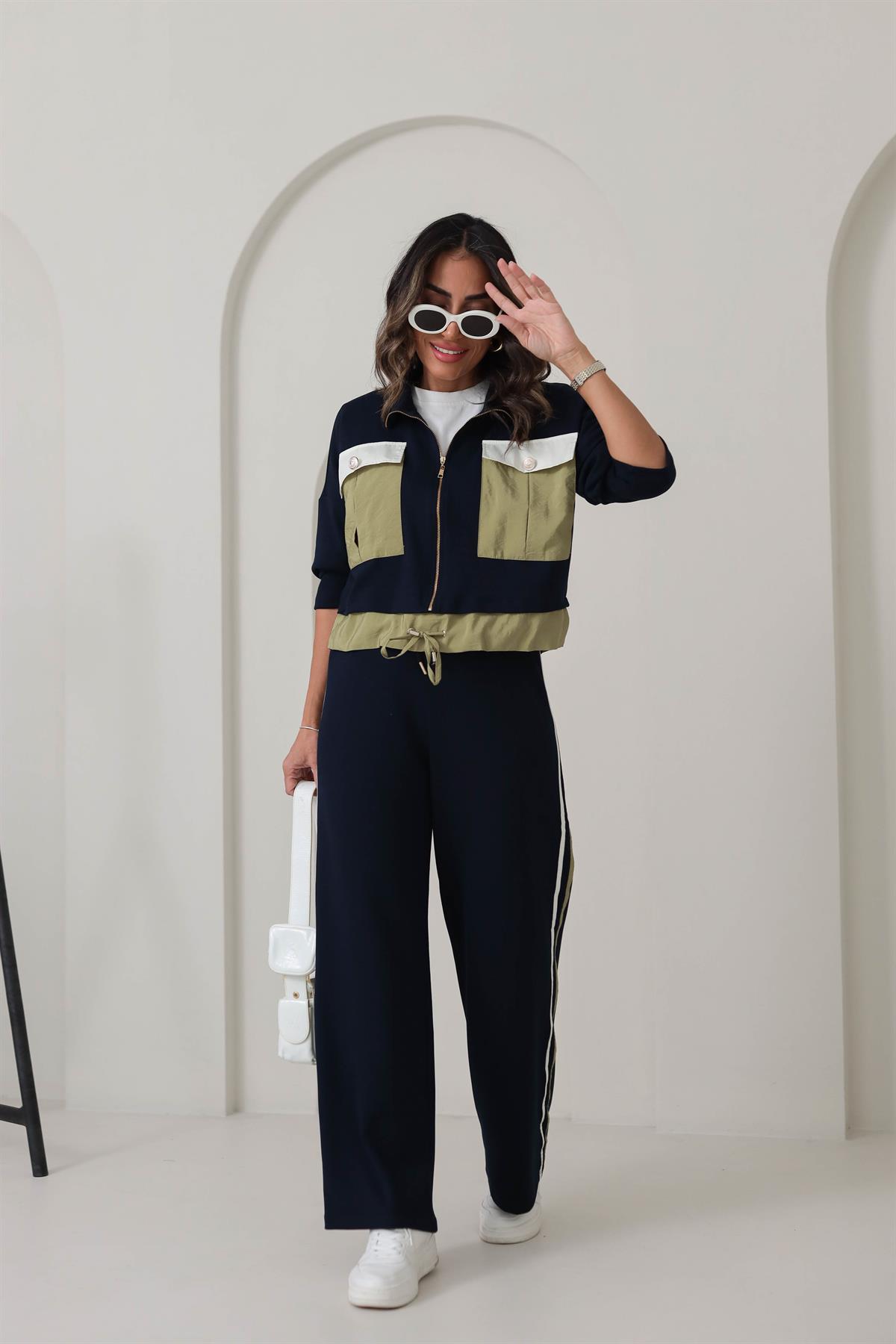 2970 Cepli Gold Düğmeli Premium Kumaş Takım LACİVERT