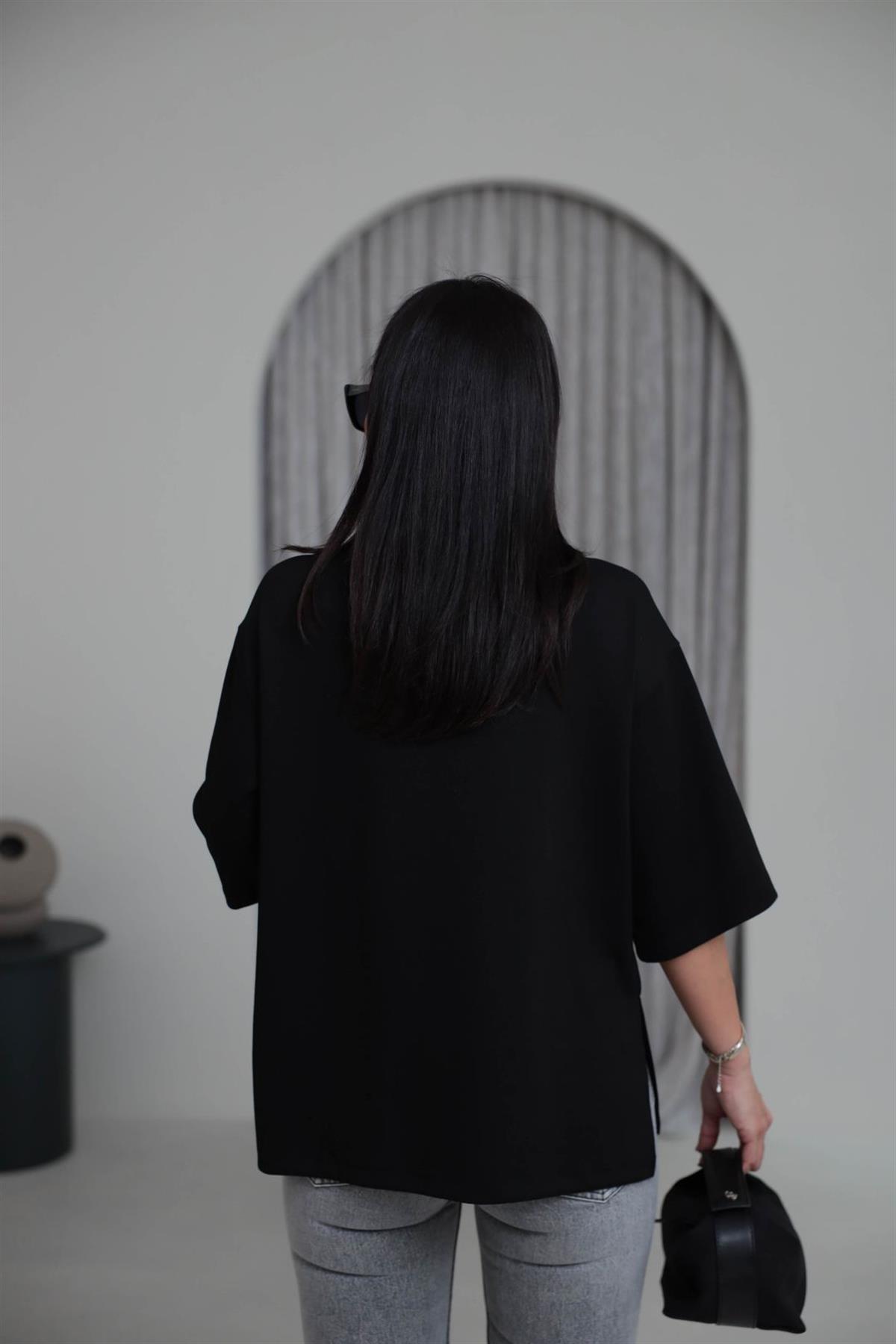 1066 Yanları Yırtmaçlı Bisiklet Yaka Modal Tshirt SİYAH