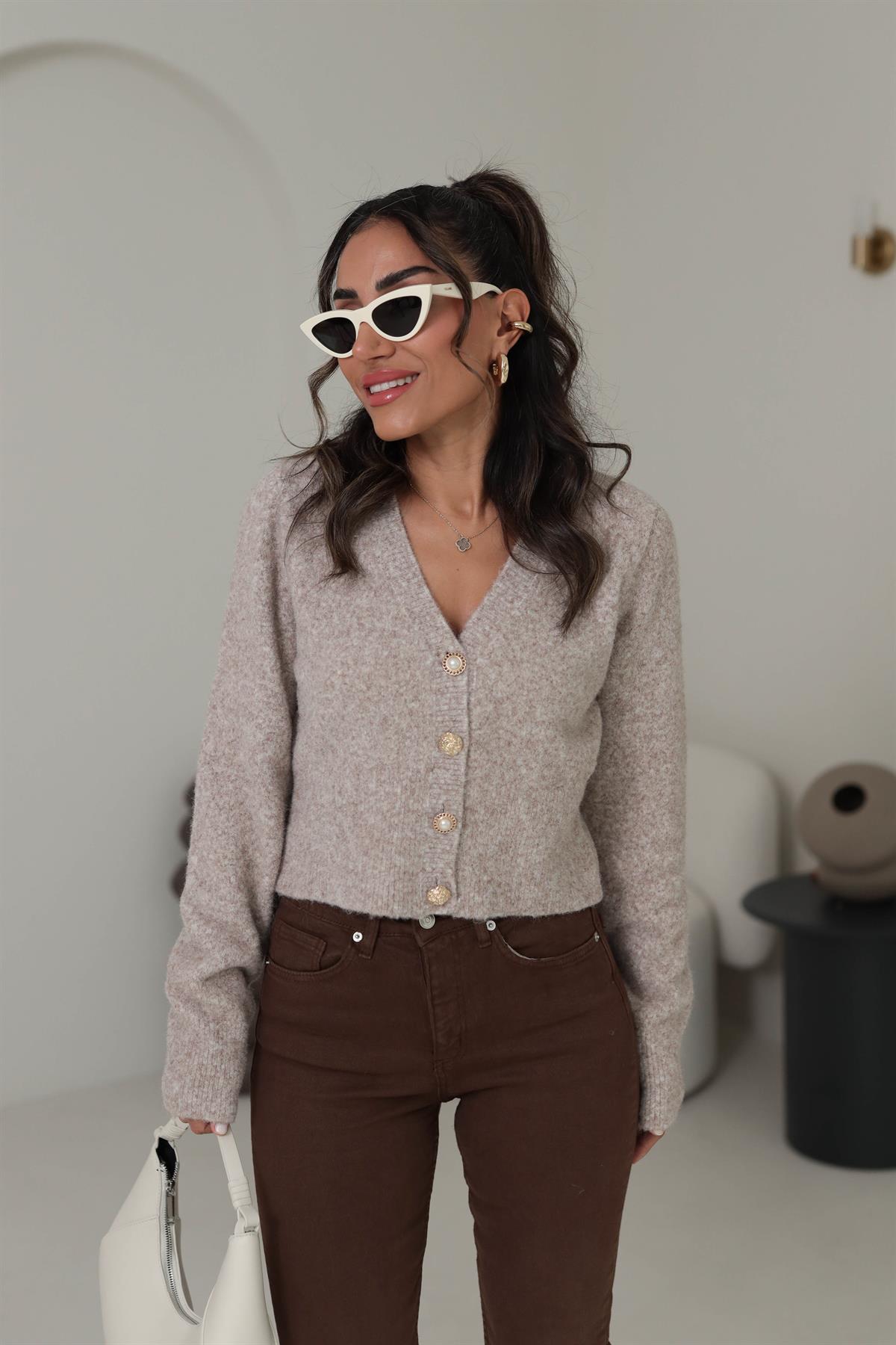 0273 V Yaka Gold Düğme Detaylı Hırka VİZON