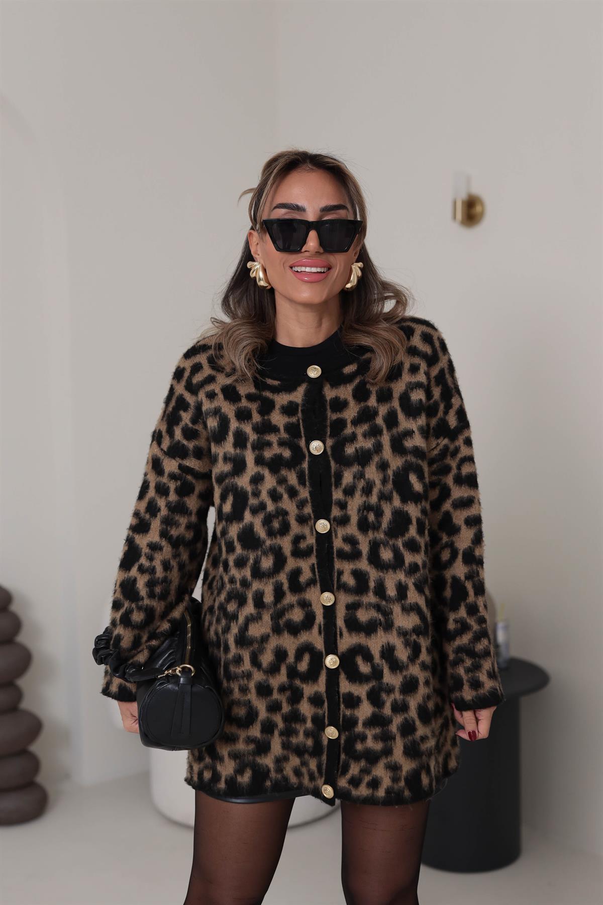 Gold Düğmeli Şardonlu Leopar Uzun Hırka
