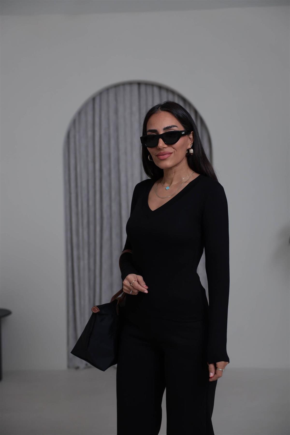 141 V Yaka Body SİYAH