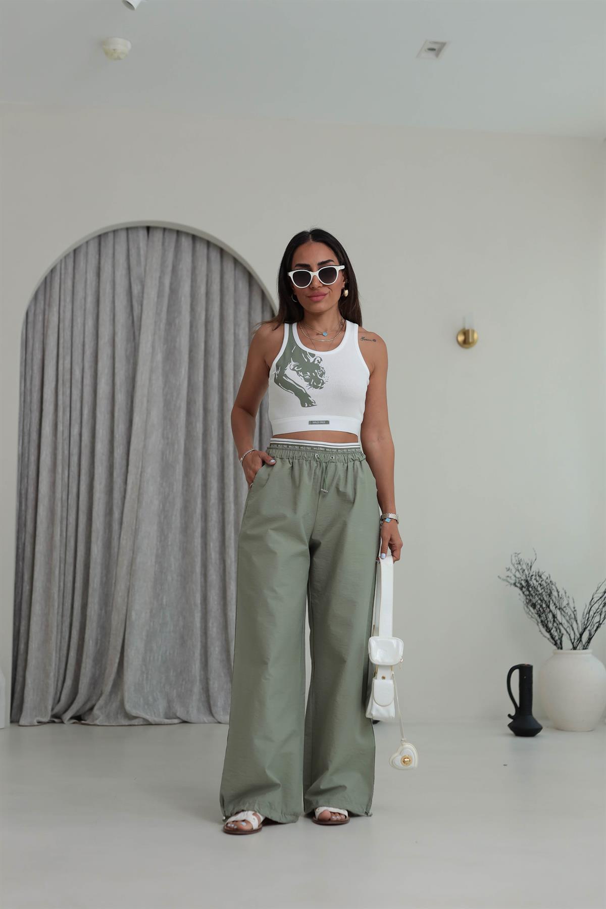 5104 Bel Yazı Detaylı Croplu Takım HAKİ YEŞİL