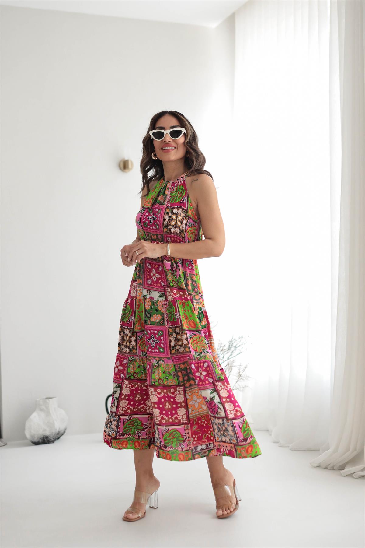 1541 Boyundan Bağlamalı Bel Lastikli Desenli Elbise