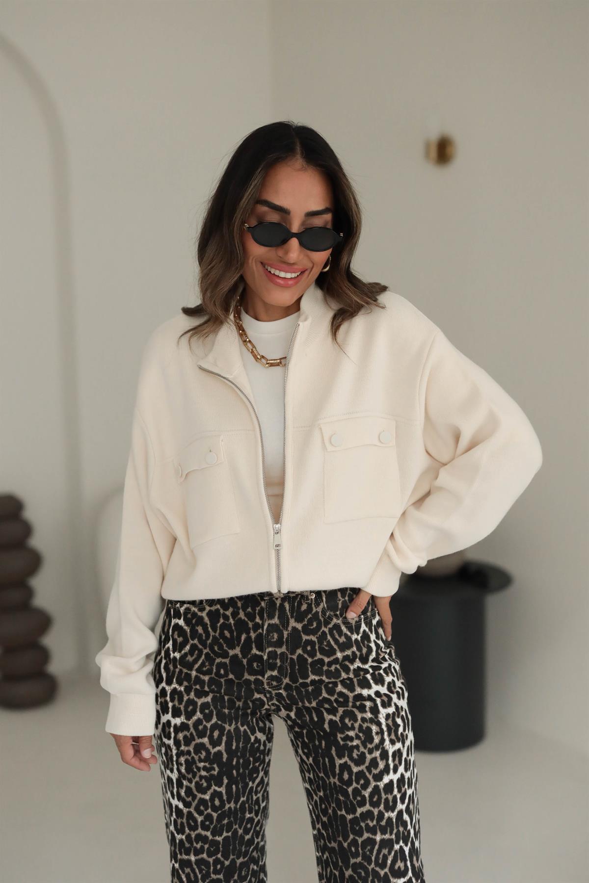 2389 Fermuarlı ve Cep Detaylı Ceket Hırka