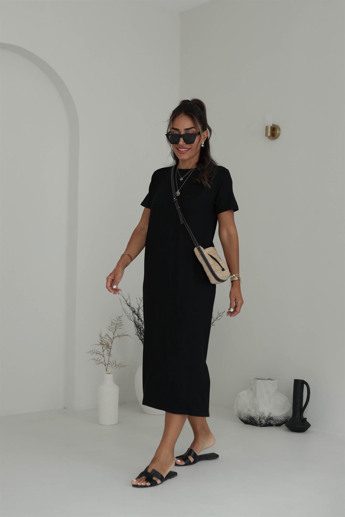 4512 Kısa Kollu Yırtmaçlı Elbise SİYAH