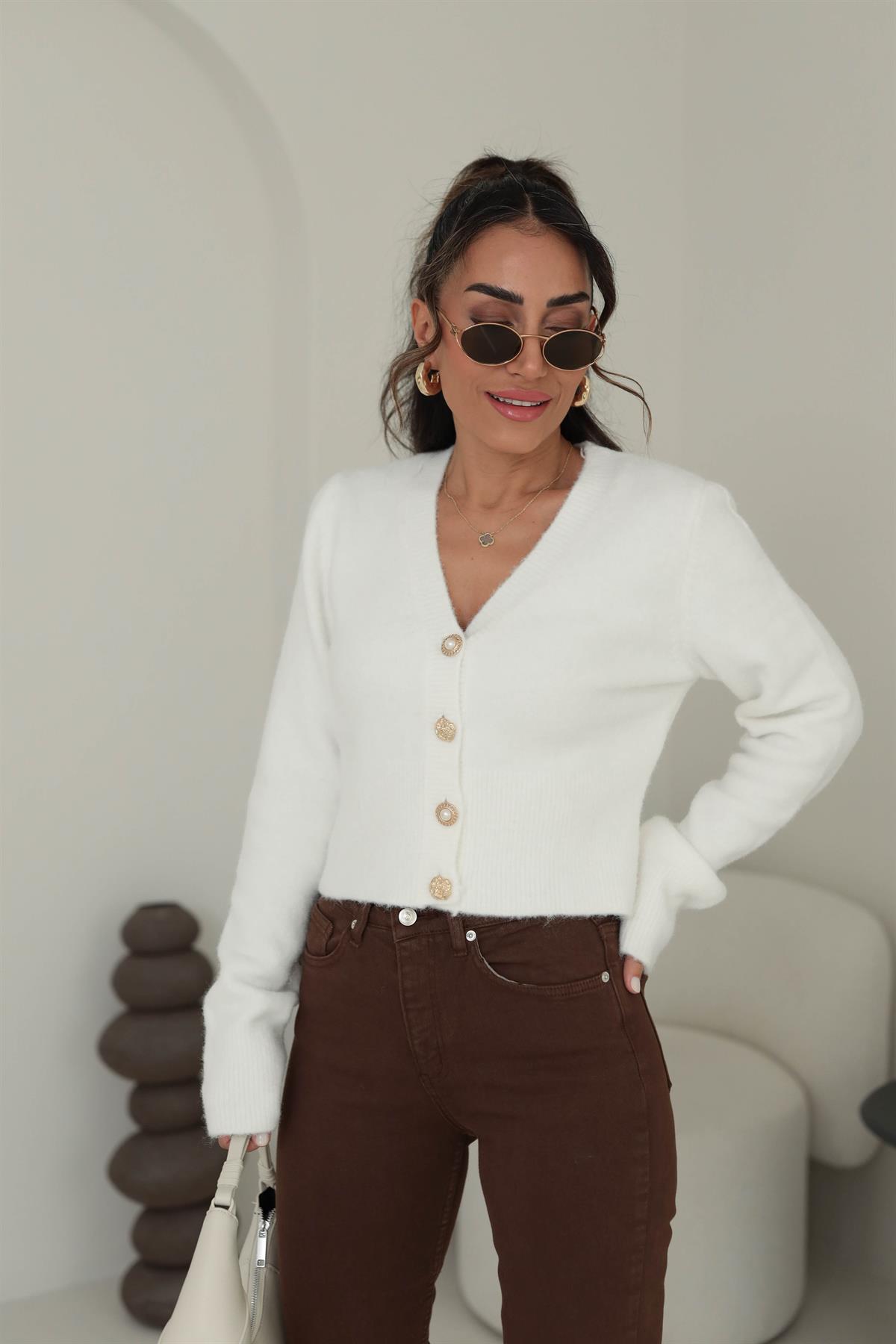 0273 V Yaka Gold Düğme Detaylı Hırka EKRU