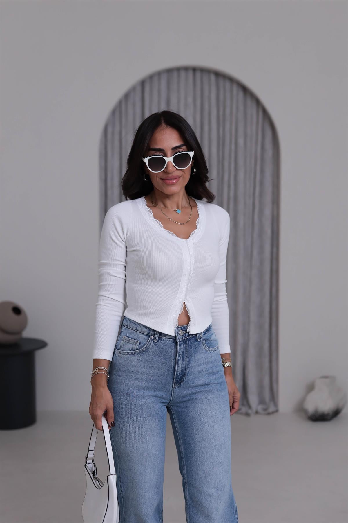 1046 Dantel Detaylı V Yaka Kaşkorse Bluz EKRU