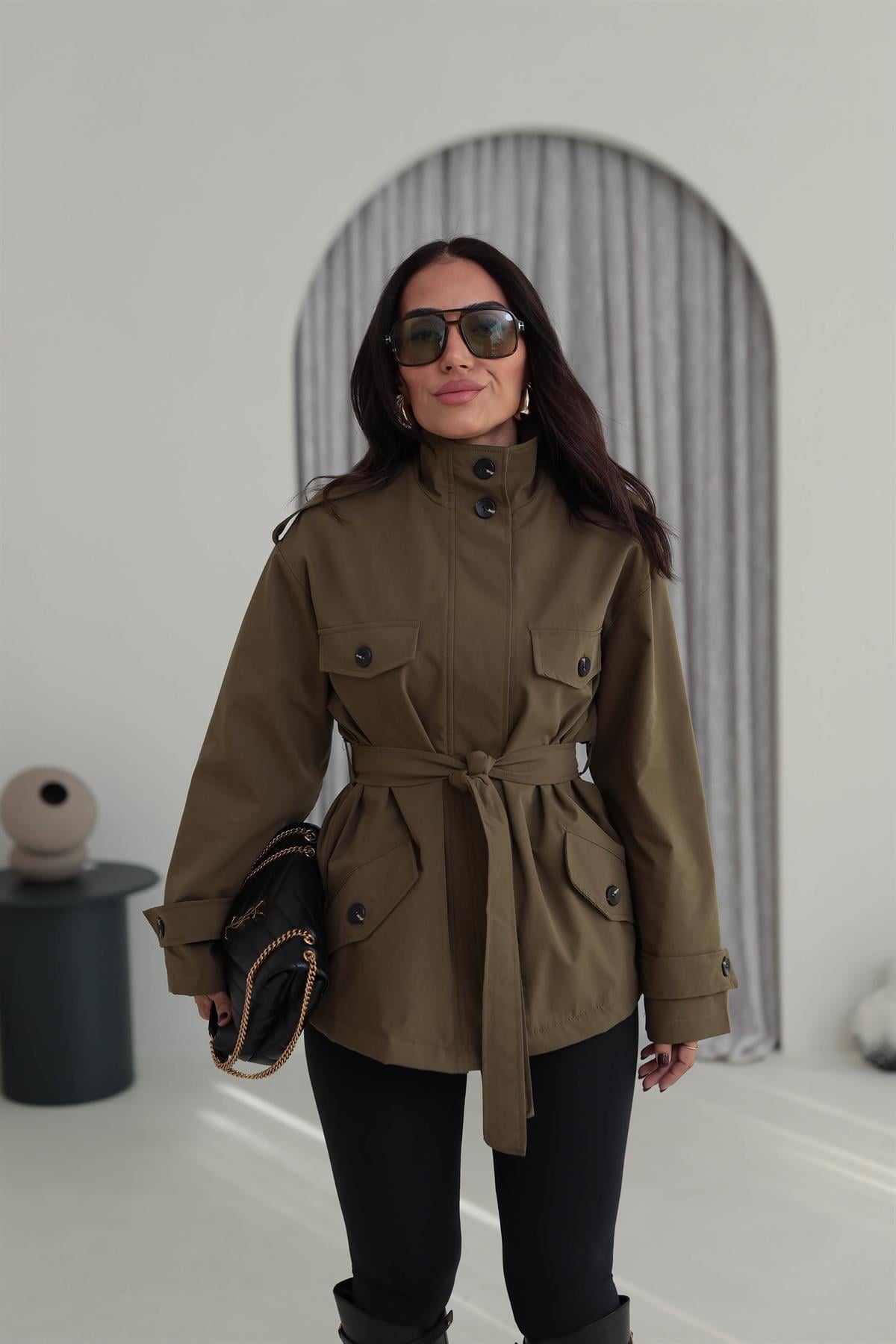 6798 Dik Yaka Cep Detaylı Kuşaklı Mevsimik Trençkot HAKİ YEŞİL