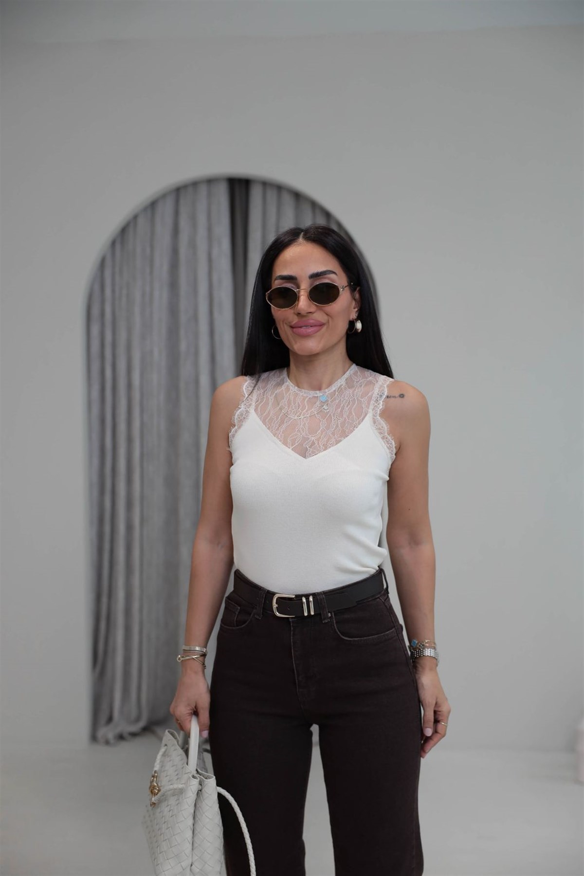 Dantel Garnili Sıfır Kol Triko Bluz KREM