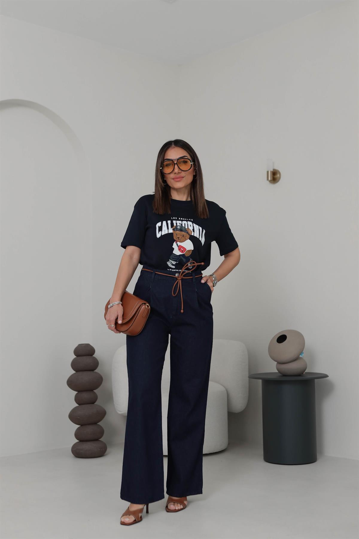 0295 Bisiklet Yaka Tedy Nakışlı Koton Tshirt LACİVERT