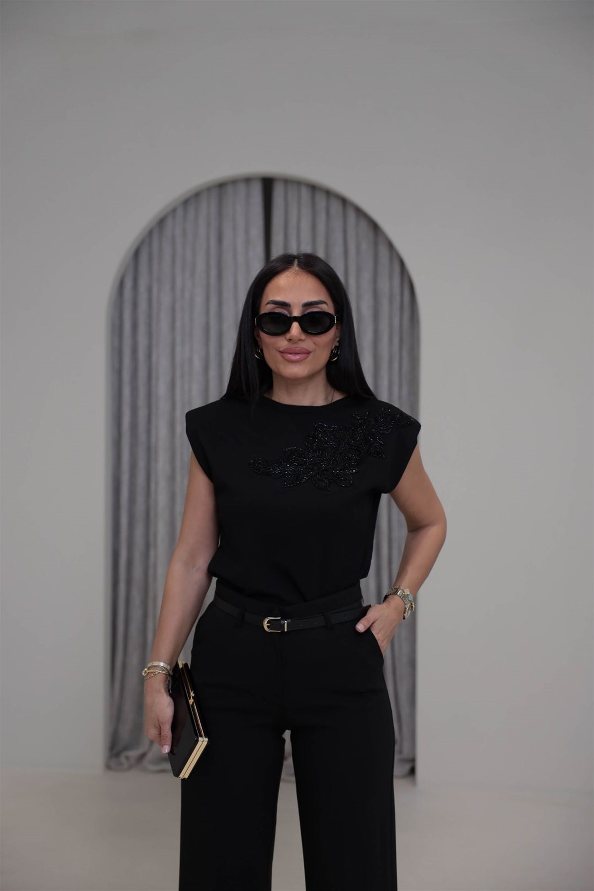 0629 Vatkalı Sıfır Kol Rayon Kumaş Bluz SİYAH