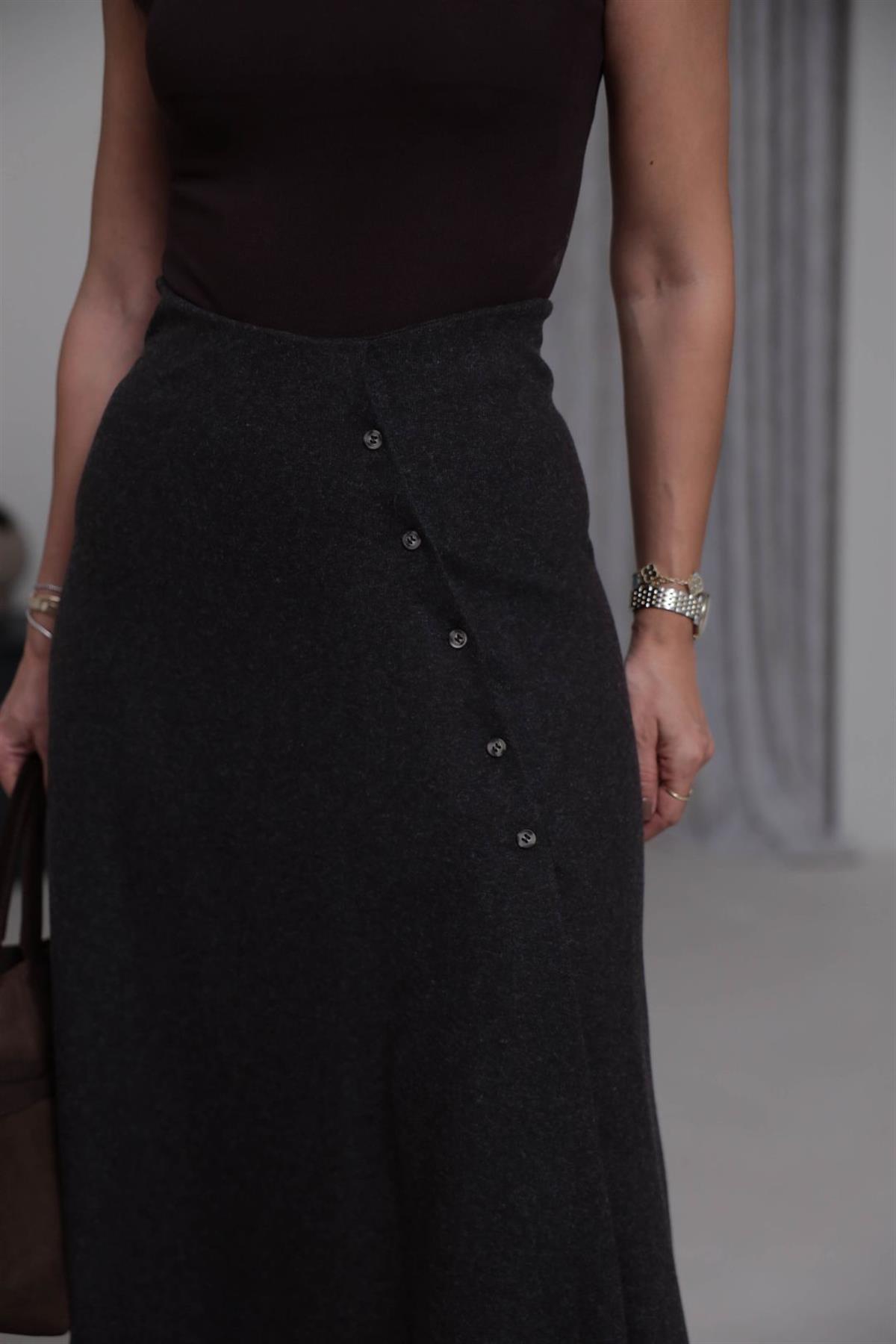 7298 Verev Düğmeli Asimetrik Etek KAHVE