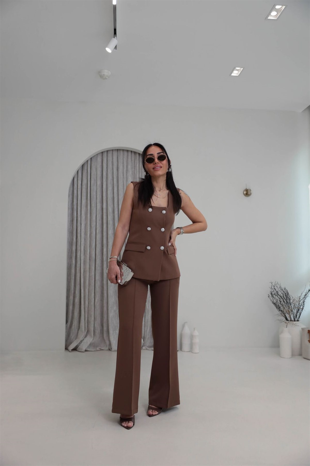 3163 Kare Yaka Taşlı Düğmeli Takım KAHVE