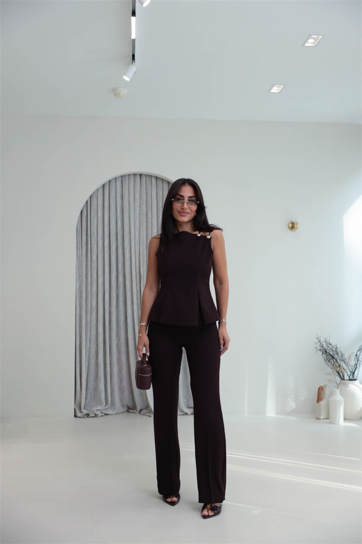 9215 Omuz Düğme Detaylı Bluz & Pantolon Takım MÜRDÜM