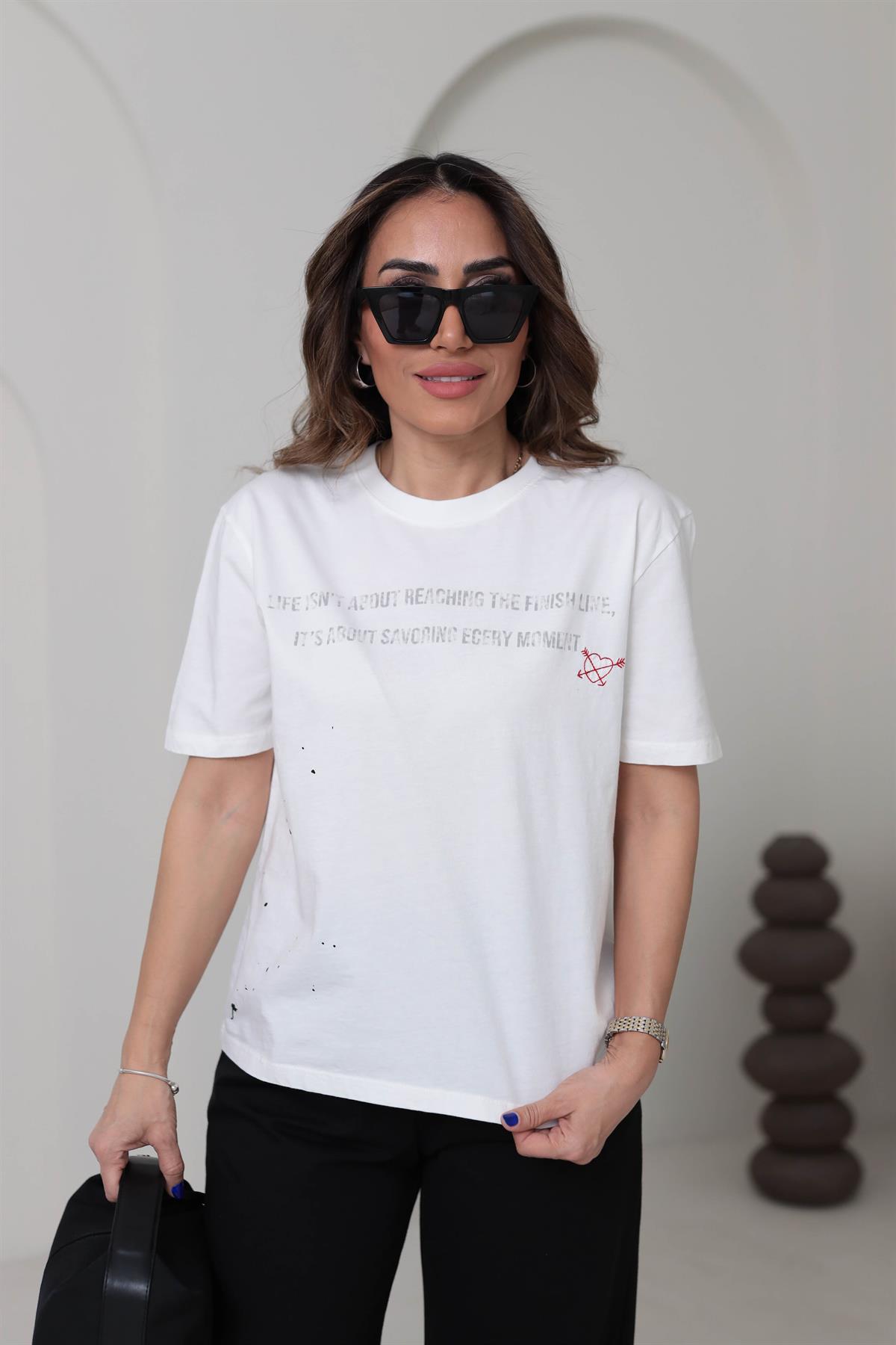 1009 Yazı ve Nakış Detaylı Bsiklet Yaka Tshirt EKRU
