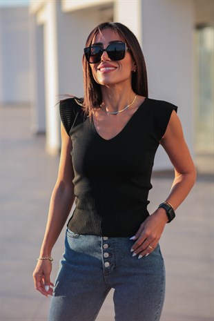 0135 Ön Arkası V Triko Atlet SİYAH