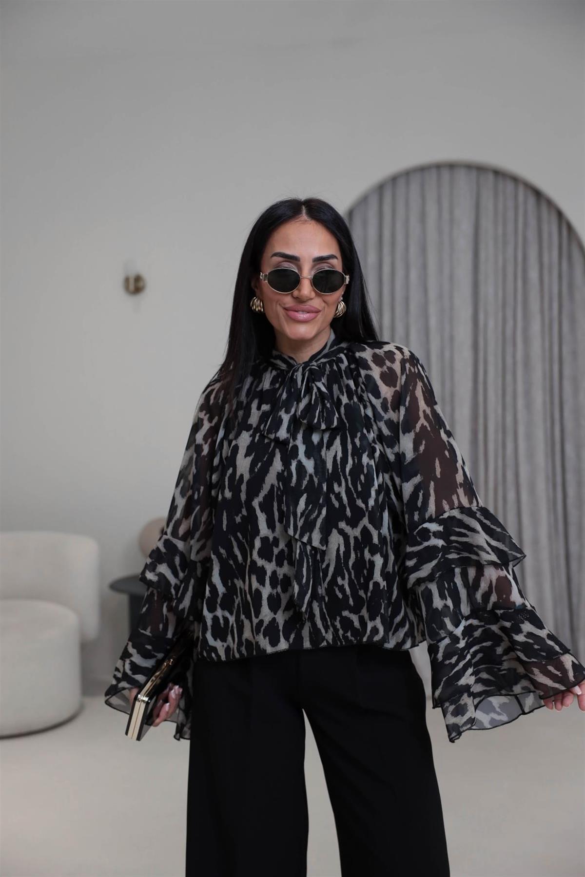 5024 Fularlı Kolları Volanlı Desenli Şifon Bluz SİYAH