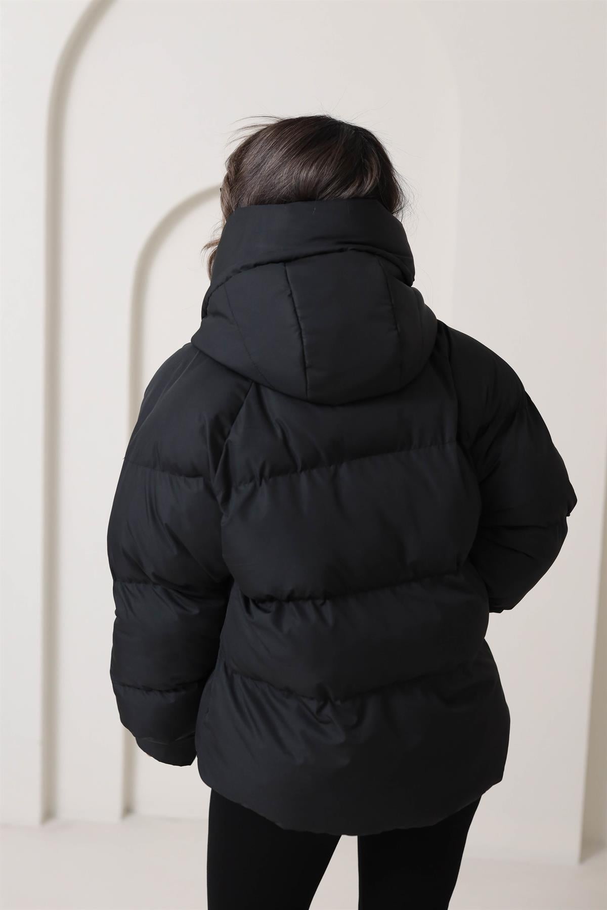 2422 Cırtlı Kapşonlu Fermuarlı Kalın Mont SİYAH