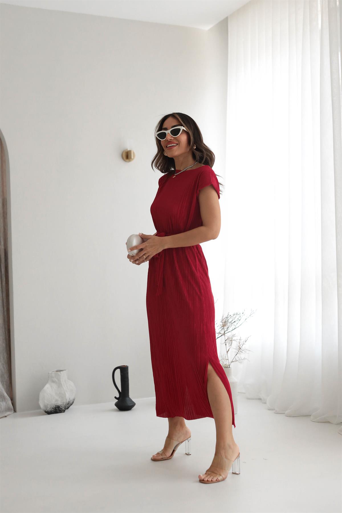 9689 Omuzları Vatkalı Bel Kuşaklı Pilili Elbise