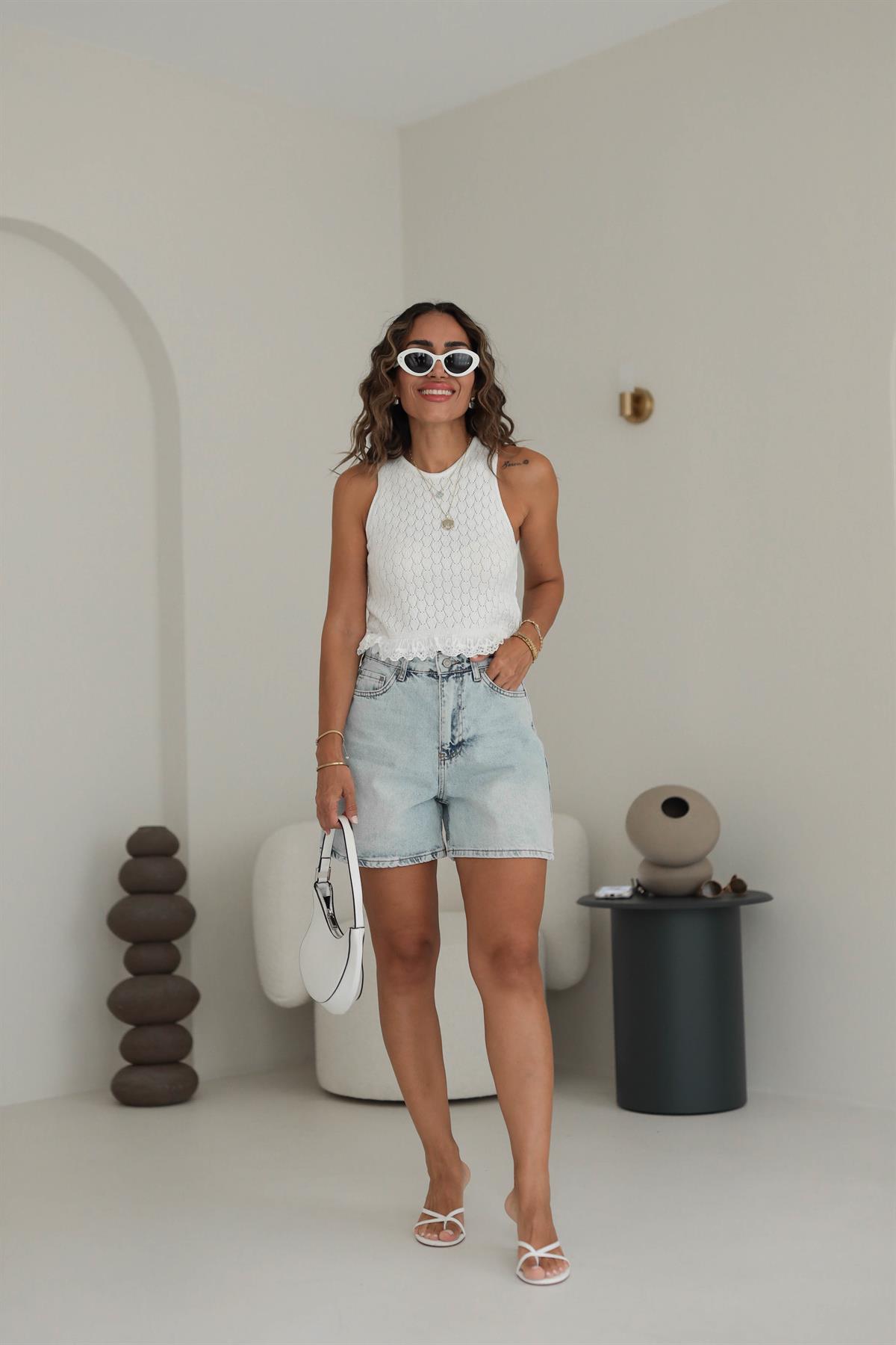 0578 Eteği Fırfırlı Dokulu Desenli Ajurlu Bluz