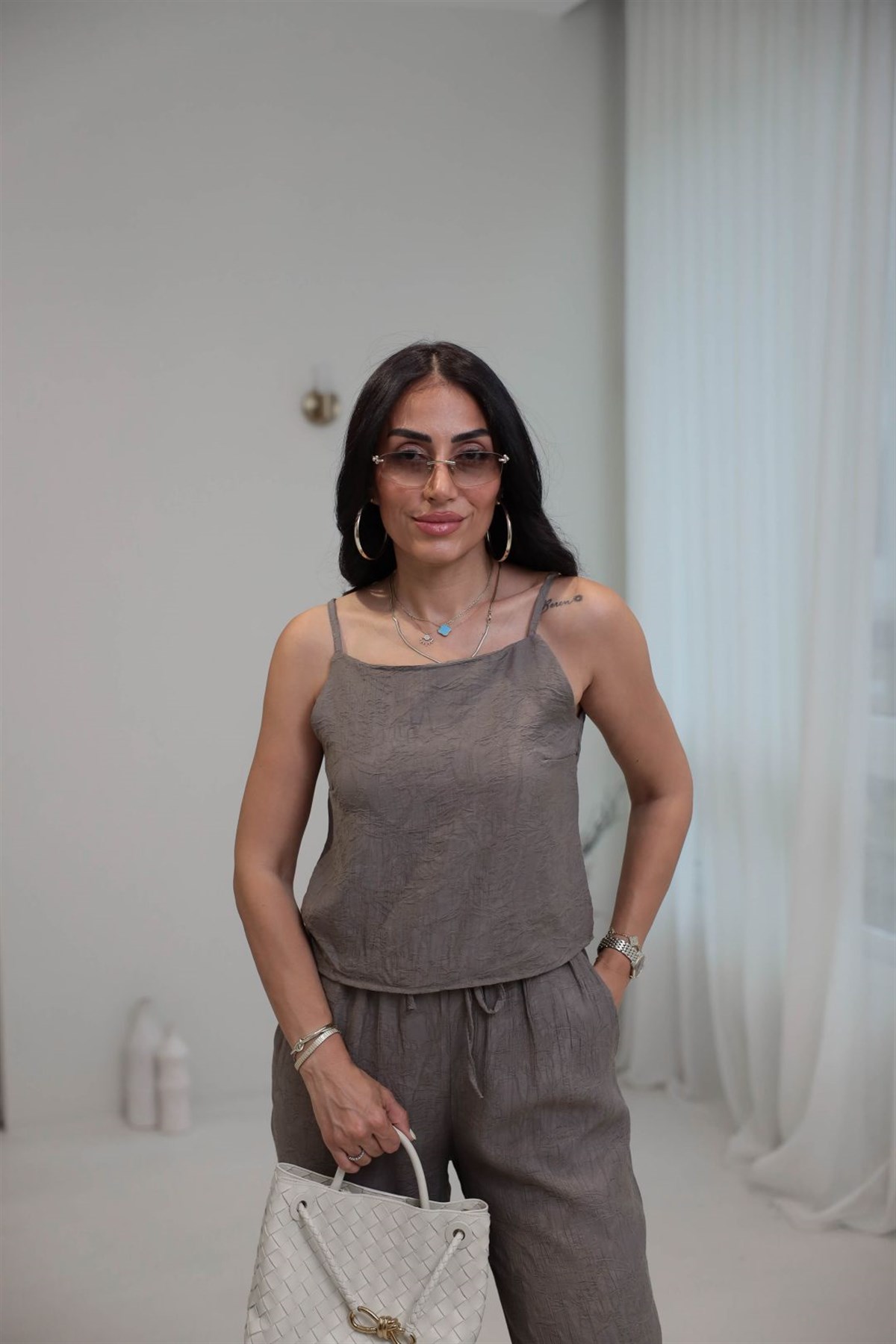 7341 İnce Askılı Kendinden Desenli Bluz Pantolon Takım VİZON
