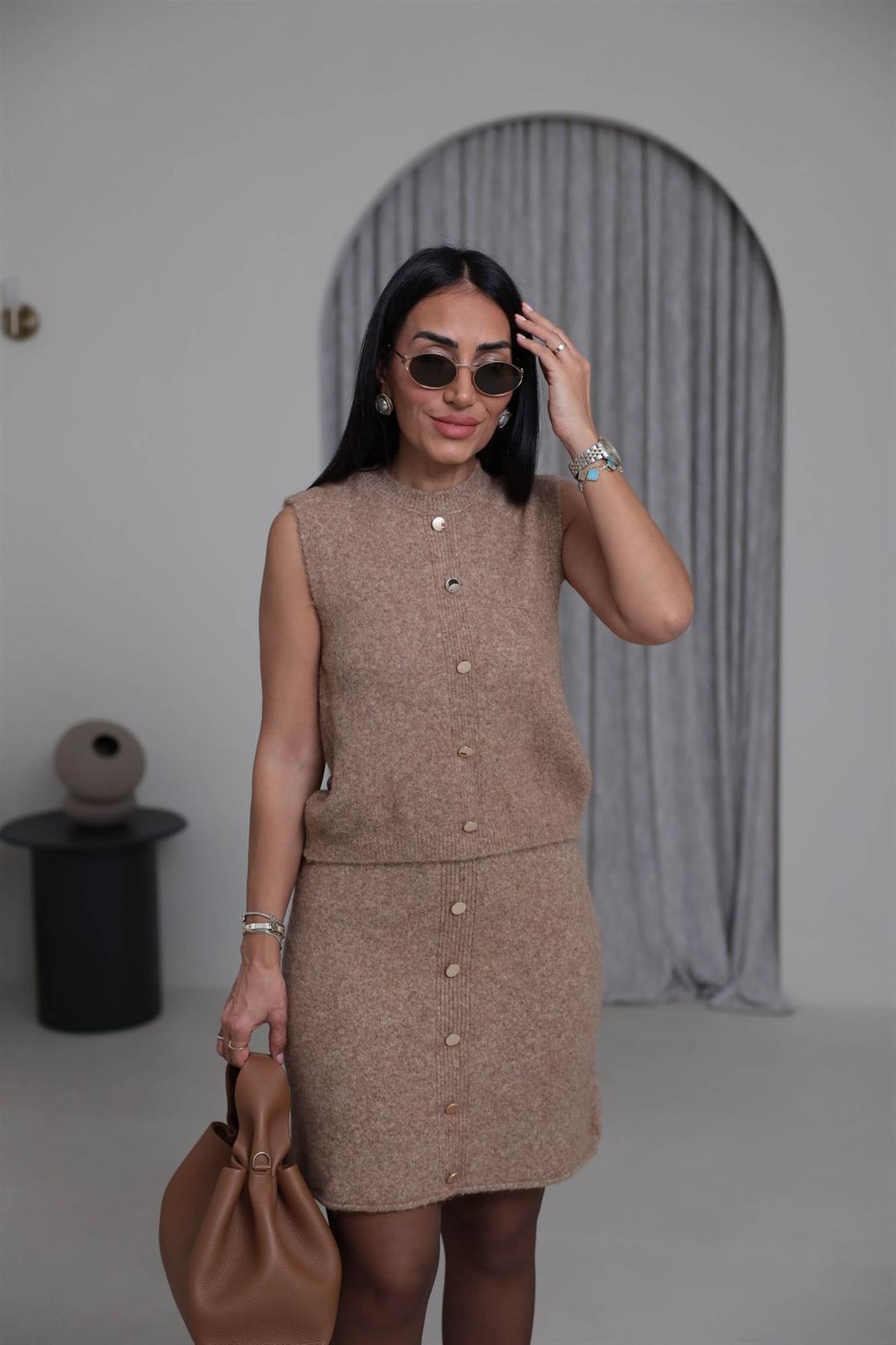 4982 Gold Düğme Detaylı Süveter Etek Takım KOYU BEJ