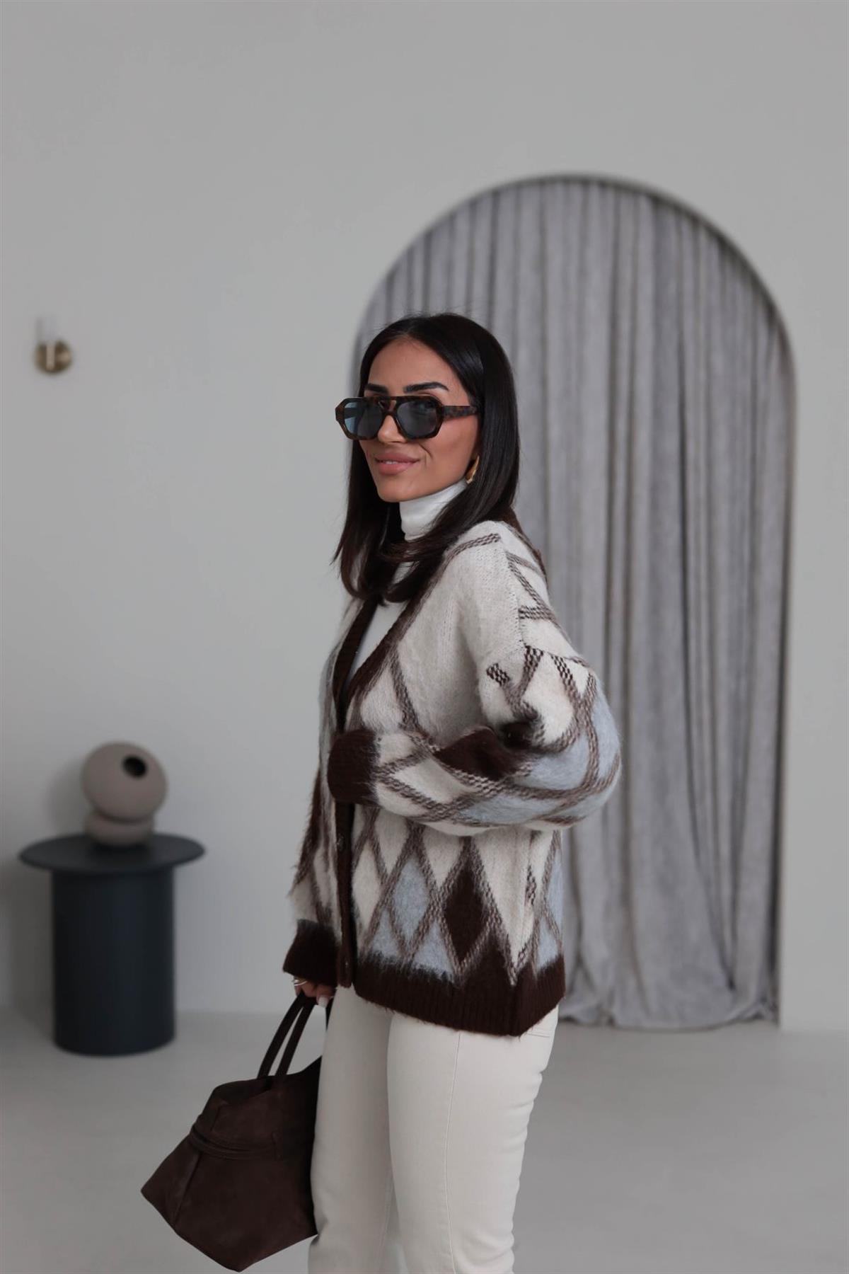 2556 Baklava Desen V Yaka Hırka KREM