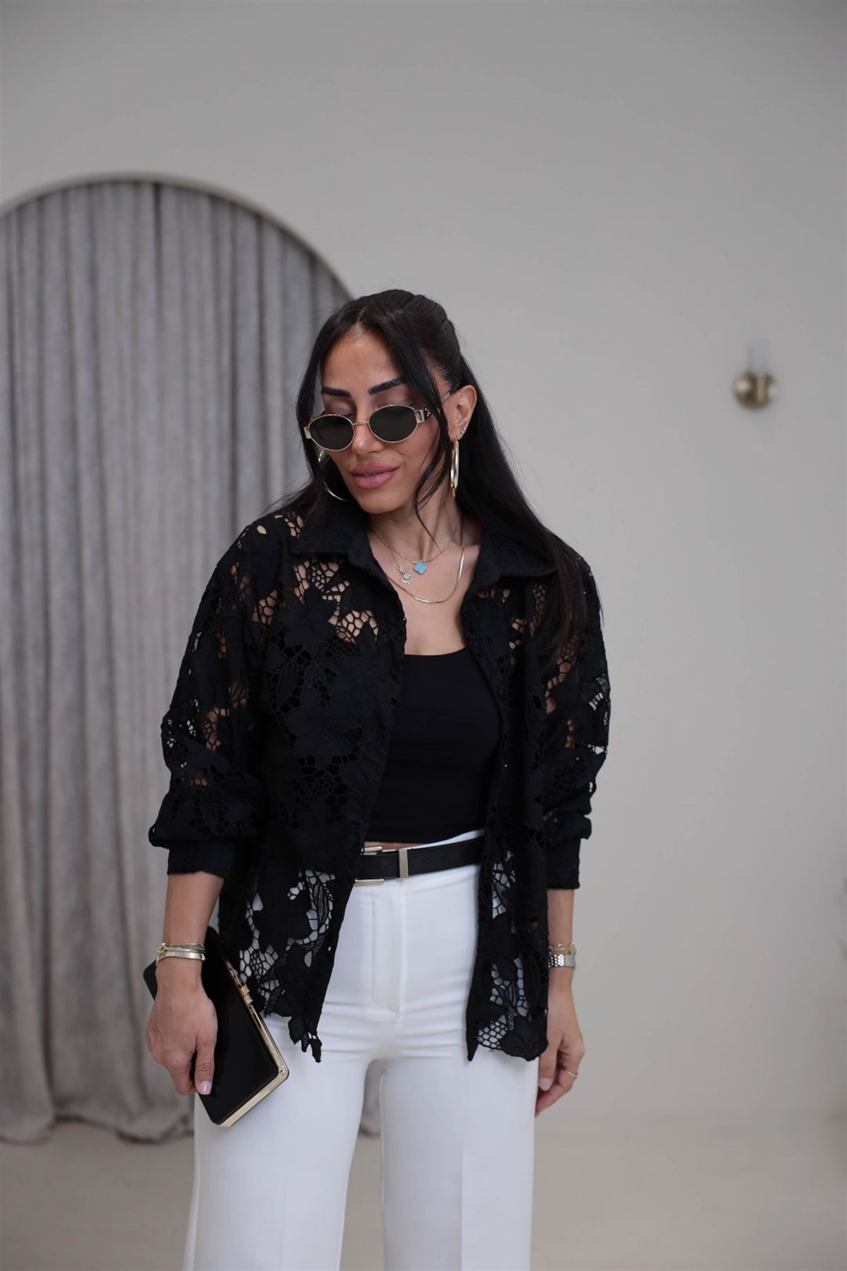 Kol Lastik Detaylı Güpürlü Gömlek SİYAH