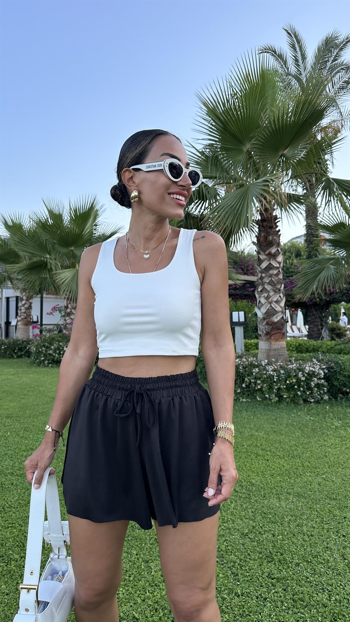 7948 Çift Kat Bol Kesim Şort