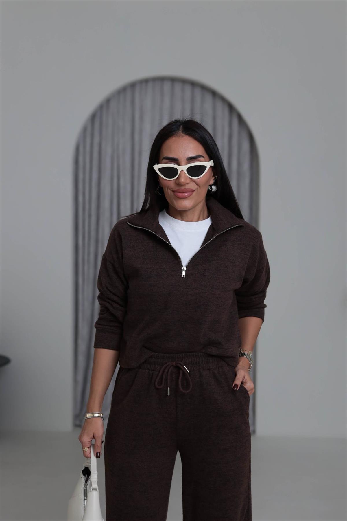 5750 Dik Yaka Yarım Fermuarlı Yumoş Dokulu Takım KAHVE