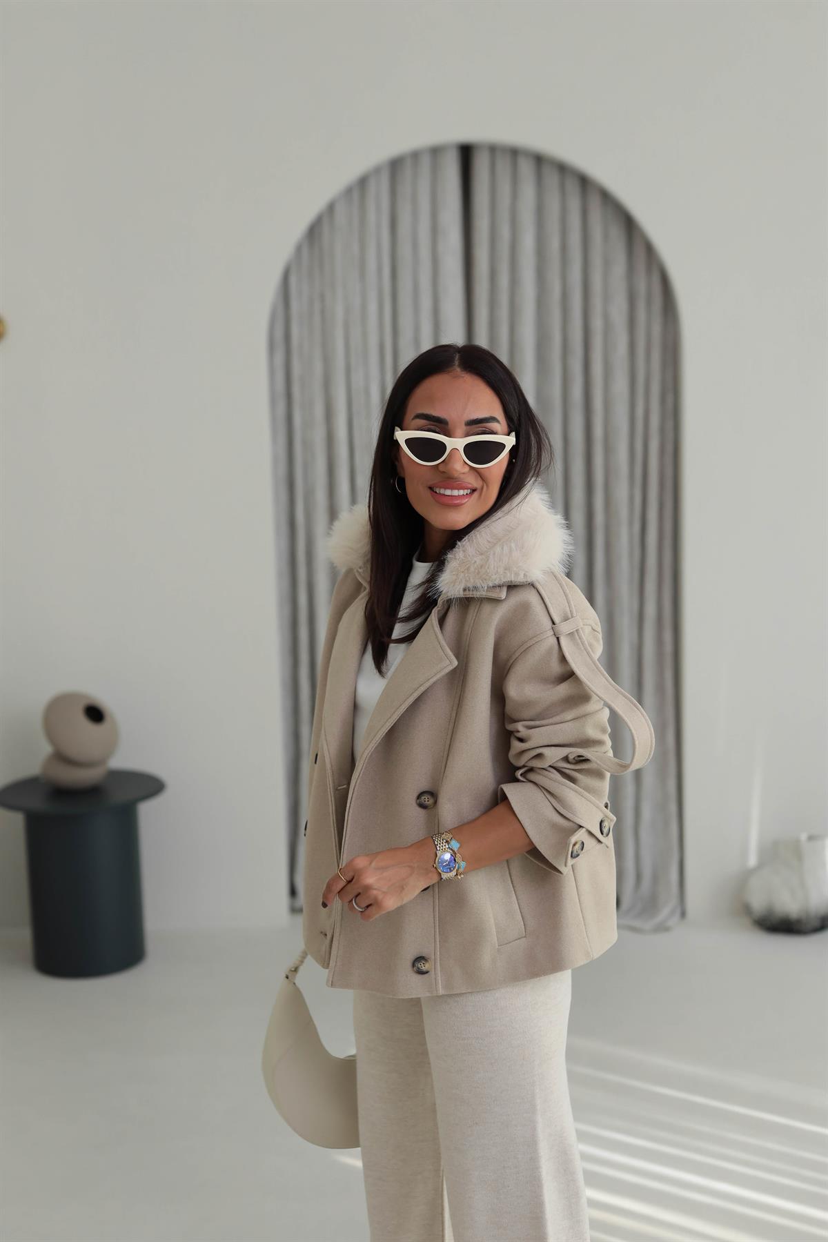 0560 Kürk Yaka Çıkabilir Astarlı Kaşe Ceket TAŞ